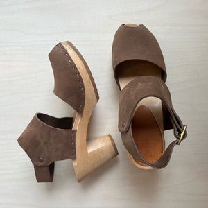 Bryr PeepToe Clogs